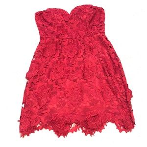 Lace sleeveless cocktail dress